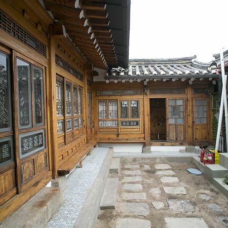 Nuri Hanok Guesthouse سيول المظهر الخارجي الصورة