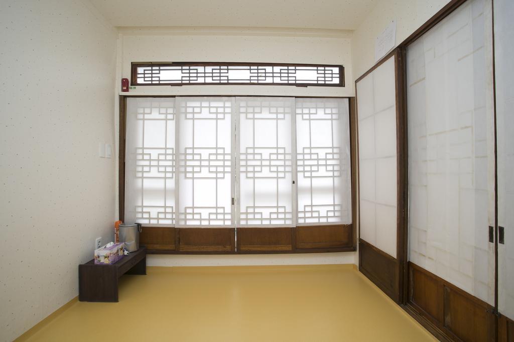 Nuri Hanok Guesthouse سيول المظهر الخارجي الصورة