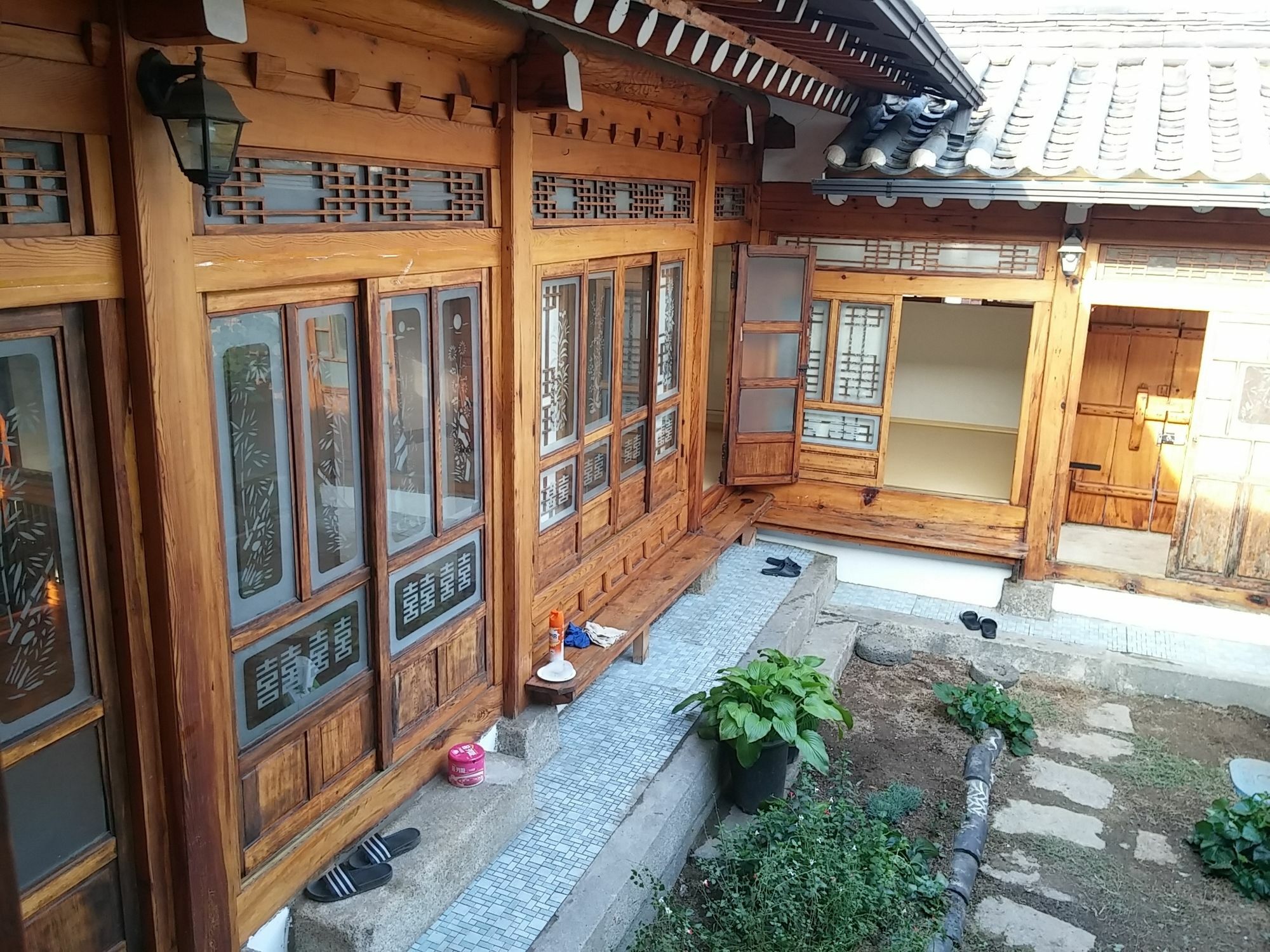 Nuri Hanok Guesthouse سيول المظهر الخارجي الصورة