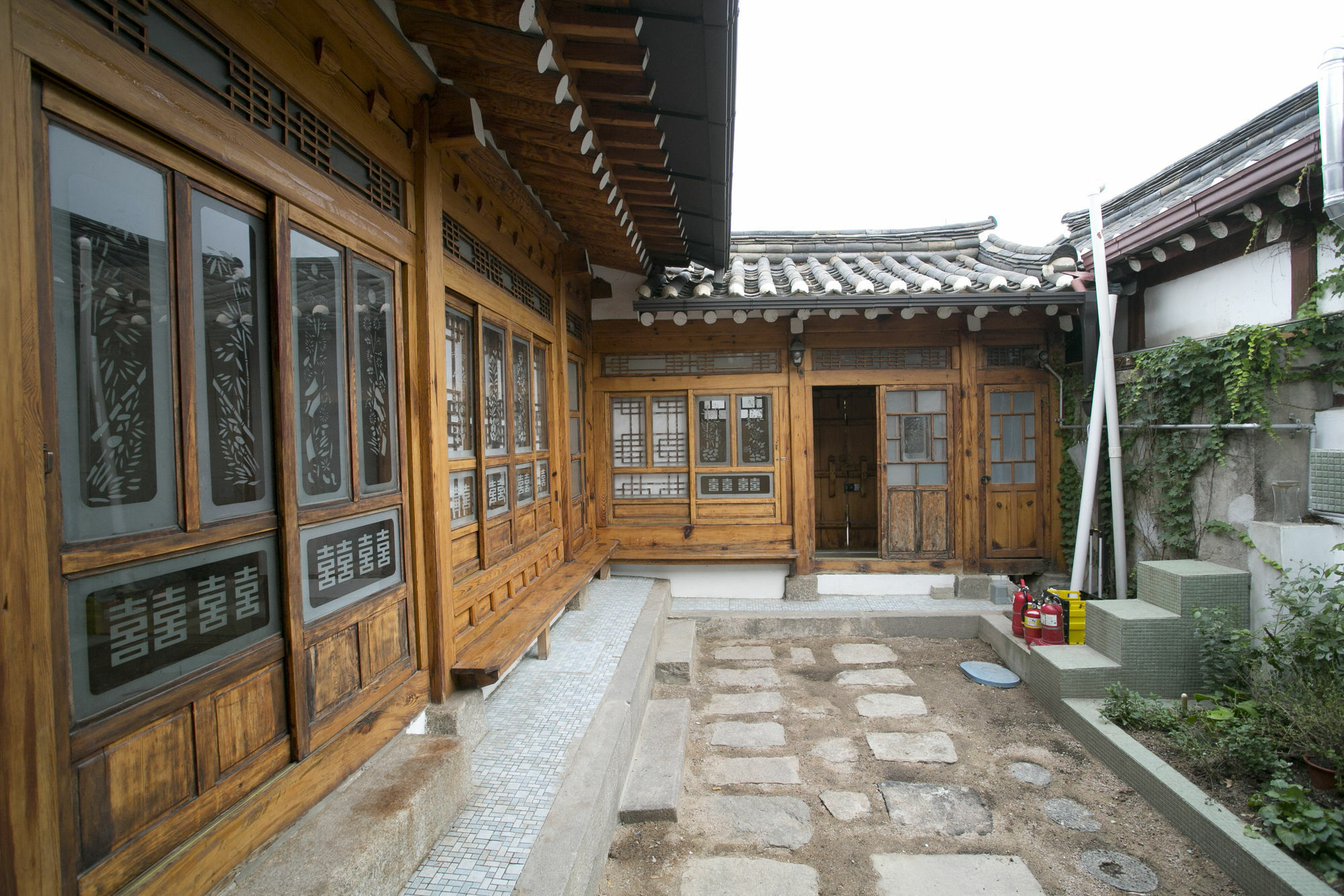 Nuri Hanok Guesthouse سيول المظهر الخارجي الصورة